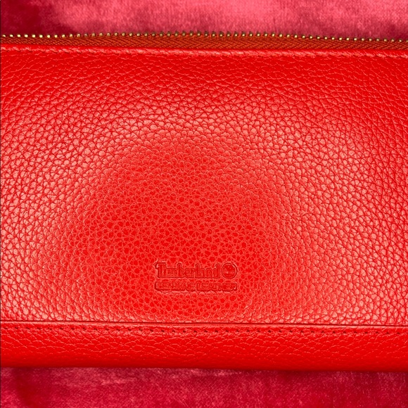 Timberland Women's Leather RFID Zip Around Wallet Clutch with Wristlet Strap - Picture 5 of 10
